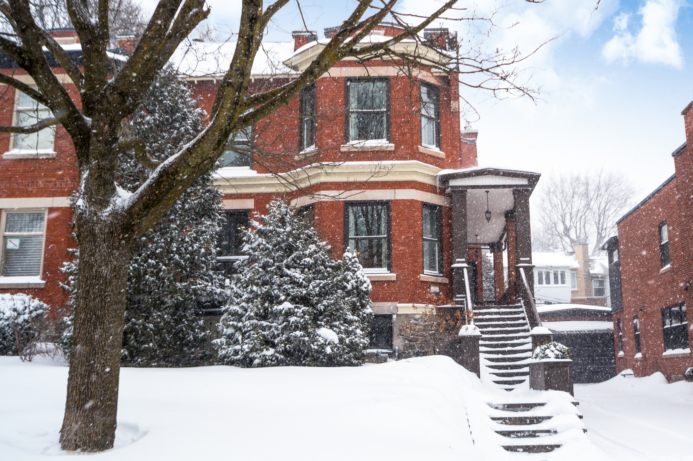 Duque Simms - Montreal Real Estate Agency | Westmount